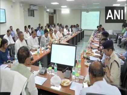 MP CM Shivraj Singh holds meeting with officials of three rainfall affected districts | MP CM Shivraj Singh holds meeting with officials of three rainfall affected districts