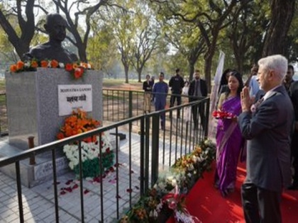 Jaishankar pays homage to Mahatma Gandhi in Buenos Aires as part of three-nation visit | Jaishankar pays homage to Mahatma Gandhi in Buenos Aires as part of three-nation visit