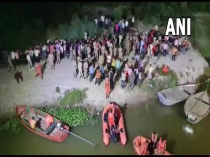 One dies after tractor-trolley falls in Garra river in UP's Hardoi | One dies after tractor-trolley falls in Garra river in UP's Hardoi