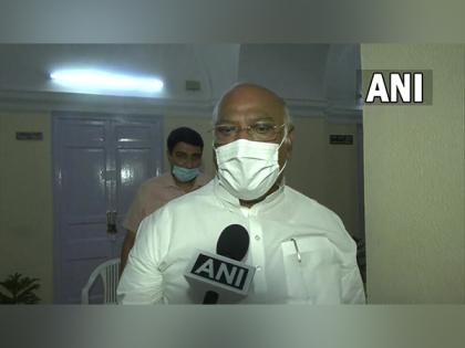 Rahul Gandhi should lead Congress, only he can lift the party: Mallikarjun Kharge | Rahul Gandhi should lead Congress, only he can lift the party: Mallikarjun Kharge Rahul Gandhi should lead Congress, only he can lift the party: Mallikarjun Kharge | Rahul Gandhi should lead Congress, only he can lift the party: Mallikarjun Kharge