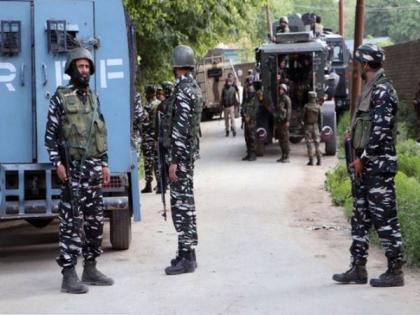 Migrant labourer shot by terrorists in J&K's Pulwama | Migrant labourer shot by terrorists in J&K's Pulwama Migrant labourer shot by terrorists in J&K's Pulwama | Migrant labourer shot by terrorists in J&K's Pulwama