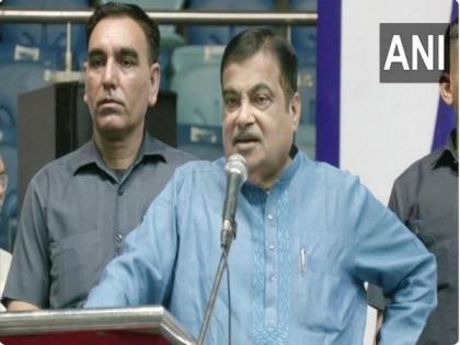 Seatbelts will be compulsory for all passengers in car: Nitin Gadkari | Seatbelts will be compulsory for all passengers in car: Nitin Gadkari