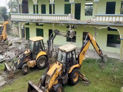 Assam: Locals of Goalpara demolish madrasa over anti-national activities | Assam: Locals of Goalpara demolish madrasa over anti-national activities