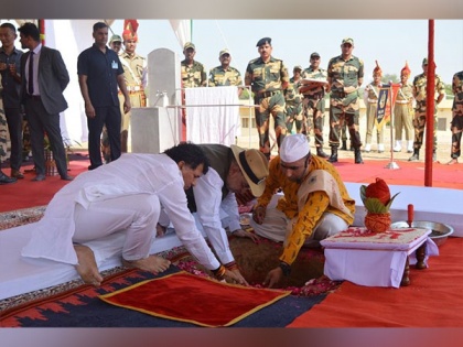 Amit Shah lays foundation stone of border tourism development work at India-Pakistan border in Rajasthan | Amit Shah lays foundation stone of border tourism development work at India-Pakistan border in Rajasthan