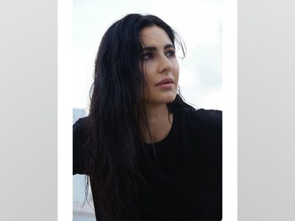 Katrina Kaif shares BTS pictures from 'Merry Christmas' set | Katrina Kaif shares BTS pictures from 'Merry Christmas' set