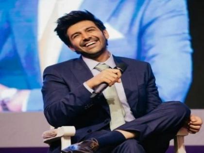 Netizens call Kartik Aaryan "most humble actor" as he travels in economy class, video goes viral | Netizens call Kartik Aaryan "most humble actor" as he travels in economy class, video goes viral Netizens call Kartik Aaryan "most humble actor" as he travels in economy class, video goes viral | Netizens call Kartik Aaryan "most humble actor" as he travels in economy class, video goes viral
