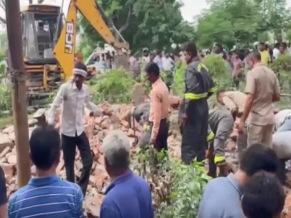 4 dead, 9 rescued as Noida housing society's wall collapses; CM Yogi condoles deaths | 4 dead, 9 rescued as Noida housing society's wall collapses; CM Yogi condoles deaths