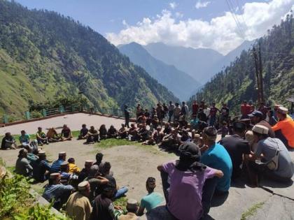 Central Bureau of Narcotics destroys 1,032 hectares of illicit cannabis cultivation in HP | Central Bureau of Narcotics destroys 1,032 hectares of illicit cannabis cultivation in HP Central Bureau of Narcotics destroys 1,032 hectares of illicit cannabis cultivation in HP | Central Bureau of Narcotics destroys 1,032 hectares of illicit cannabis cultivation in HP