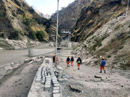 Himachal: 83 stranded tourists rescued | Himachal: 83 stranded tourists rescued