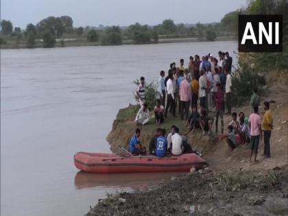 UP: 3 including minor boy drown in Yamuna river during Durga idol immersion in Agra | UP: 3 including minor boy drown in Yamuna river during Durga idol immersion in Agra