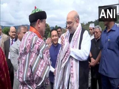 Amit Shah reaches Sikkim's Gangtok, "overwhelmed" by people's reception | Amit Shah reaches Sikkim's Gangtok, "overwhelmed" by people's reception