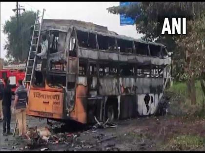 11 dead after bus hits truck, catches fire in Nashik; PM, Maharashtra CM announce ex-gratia | 11 dead after bus hits truck, catches fire in Nashik; PM, Maharashtra CM announce ex-gratia