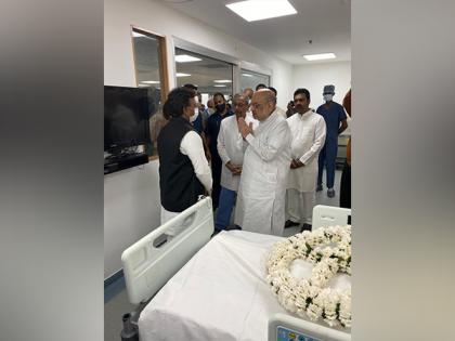 Amit Shah visits Medanta, pays tribute to Mulayam Singh Yadav | Amit Shah visits Medanta, pays tribute to Mulayam Singh Yadav