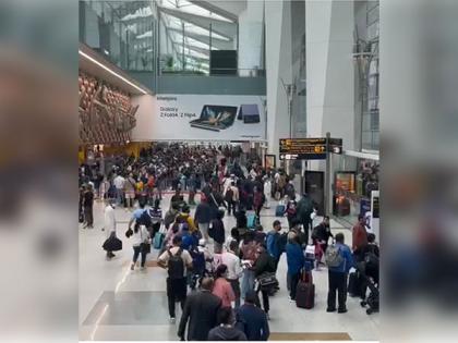 Post-Covid travel rebound, discounted airline tickets lead to huge rush at Delhi immigration | Post-Covid travel rebound, discounted airline tickets lead to huge rush at Delhi immigration Post-Covid travel rebound, discounted airline tickets lead to huge rush at Delhi immigration | Post-Covid travel rebound, discounted airline tickets lead to huge rush at Delhi immigration