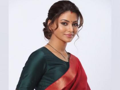 Urvashi Rautela wears sindoor, mangalsutra to wish people Karwa Chauth; Netizens ask her to leave Rishabh Pant alone | Urvashi Rautela wears sindoor, mangalsutra to wish people Karwa Chauth; Netizens ask her to leave Rishabh Pant alone Urvashi Rautela wears sindoor, mangalsutra to wish people Karwa Chauth; Netizens ask her to leave Rishabh Pant alone | Urvashi Rautela wears sindoor, mangalsutra to wish people Karwa Chauth; Netizens ask her to leave Rishabh Pant alone