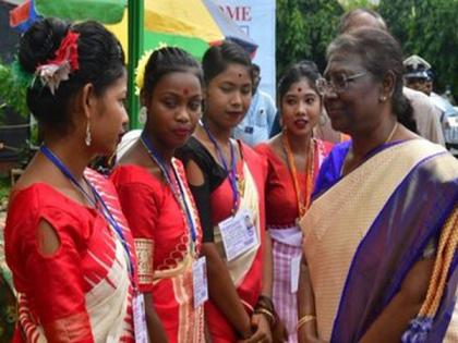 President Murmu interacts with women tea workers in Tripura, says they represent state's social diversity | President Murmu interacts with women tea workers in Tripura, says they represent state's social diversity President Murmu interacts with women tea workers in Tripura, says they represent state's social diversity | President Murmu interacts with women tea workers in Tripura, says they represent state's social diversity