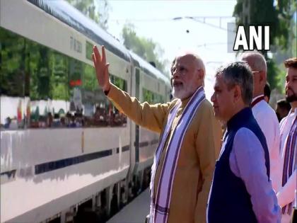 PM Modi flags off Vande Bharat Express from Himachal's Una | PM Modi flags off Vande Bharat Express from Himachal's Una