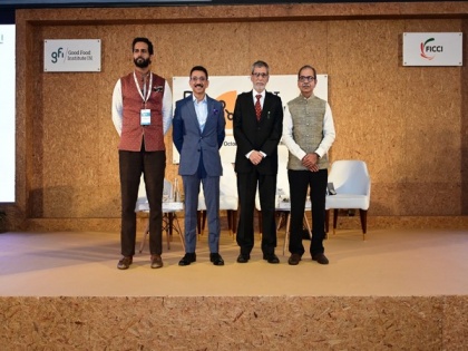 Siraj Hussain, Siraj Azmat Chaudhry, and Dr Sudhanshu officially open the Smart Protein Summit 2022 by GFI India in partnership with FICCI | Siraj Hussain, Siraj Azmat Chaudhry, and Dr Sudhanshu officially open the Smart Protein Summit 2022 by GFI India in partnership with FICCI