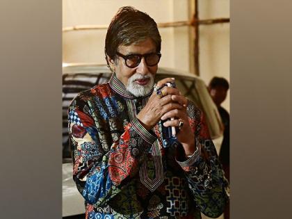 Big B thanks fans for their birthday wishes, apologises for not responding to everyone | Big B thanks fans for their birthday wishes, apologises for not responding to everyone
