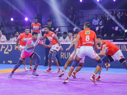 Pro Kabaddi League: Jaipur Pink Panthers pull off hat-trick of wins, defeat Gujarat Giants | Pro Kabaddi League: Jaipur Pink Panthers pull off hat-trick of wins, defeat Gujarat Giants