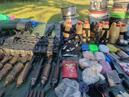 Chhattisgarh: Security forces recovers 'Desi' BGL, Naxal-related items from Naxal's hideout | Chhattisgarh: Security forces recovers 'Desi' BGL, Naxal-related items from Naxal's hideout