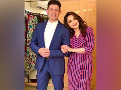 Madhuri Dixit, Shriram Nene complete 23 years of togetherness | Madhuri Dixit, Shriram Nene complete 23 years of togetherness