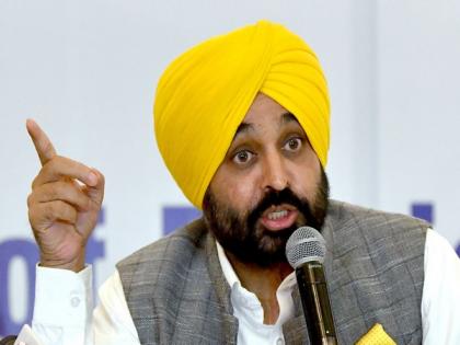 Punjab Rural Development Minister Kuldeep Singh Dhaliwal claims stubble burning down this year | Punjab Rural Development Minister Kuldeep Singh Dhaliwal claims stubble burning down this year