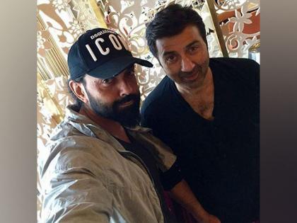 Bobby wishes brother Sunny Deol on his birthday | Bobby wishes brother Sunny Deol on his birthday