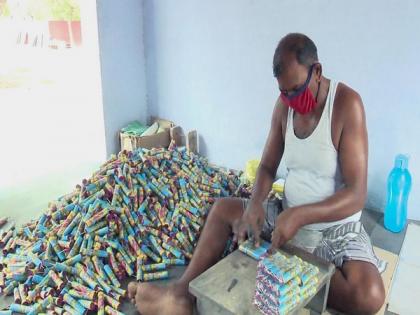 TN: 1.5 lakh people left jobless after firecracker ban | TN: 1.5 lakh people left jobless after firecracker ban TN: 1.5 lakh people left jobless after firecracker ban | TN: 1.5 lakh people left jobless after firecracker ban