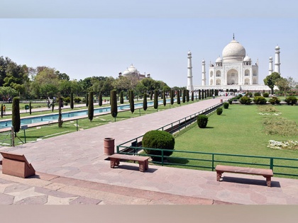 Supreme Court dismisses plea to open rooms in Taj Mahal | Supreme Court dismisses plea to open rooms in Taj Mahal