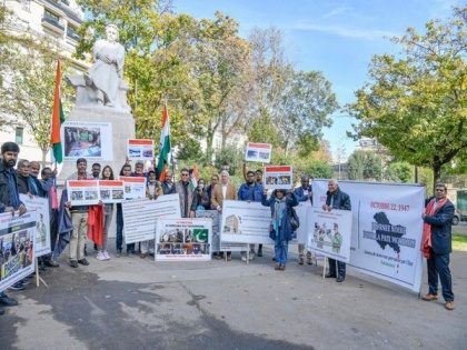 Anti-Pakistan protest held in Paris to mark Oct 22 as "Black Day" | Anti-Pakistan protest held in Paris to mark Oct 22 as "Black Day"