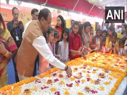 MP CM Chouhan celebrates Diwali with COVID orphans | MP CM Chouhan celebrates Diwali with COVID orphans