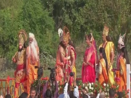 16 grand tableaux based on Ramayana episodes taken out at Deepotsav celebrations in Ayodhya | 16 grand tableaux based on Ramayana episodes taken out at Deepotsav celebrations in Ayodhya
