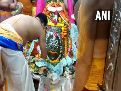 Diwali celebrations begin in Ujjain's Mahakaleswar temple | Diwali celebrations begin in Ujjain's Mahakaleswar temple