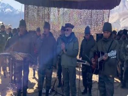 PM Modi joins sing-along with soldiers in Kargil on Diwali | PM Modi joins sing-along with soldiers in Kargil on Diwali