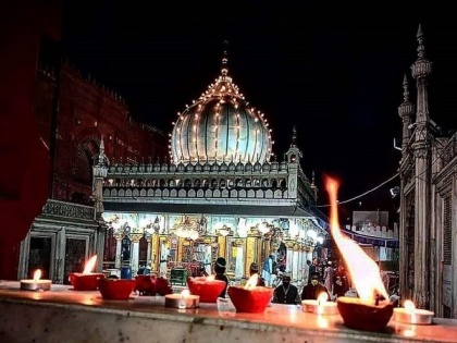 Delhi: Nizamuddin Dargah, a place of religious confluence, lights up for Diwali | Delhi: Nizamuddin Dargah, a place of religious confluence, lights up for Diwali