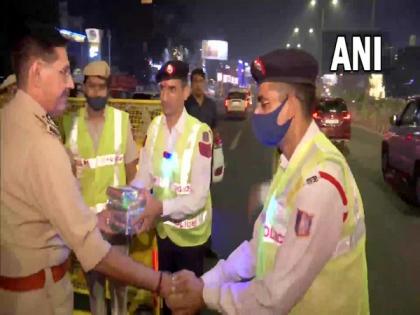 Diwali: Delhi CP meets on-duty police personnel, distributes sweets | Diwali: Delhi CP meets on-duty police personnel, distributes sweets