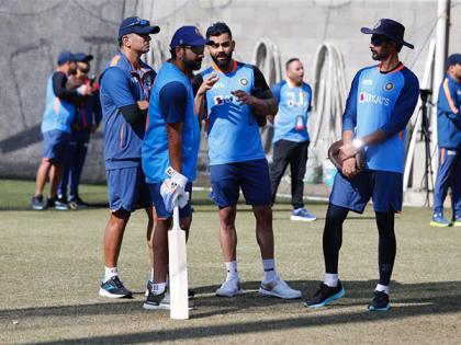 T20 WC: Kohli, Rohit, Rahul sweat it out at nets in SCG; Pandya, pacers skip practice session | T20 WC: Kohli, Rohit, Rahul sweat it out at nets in SCG; Pandya, pacers skip practice session