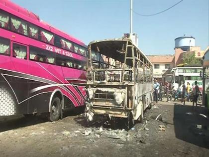 Two charred to death after bus catches fire in Ranchi on Diwali | Two charred to death after bus catches fire in Ranchi on Diwali