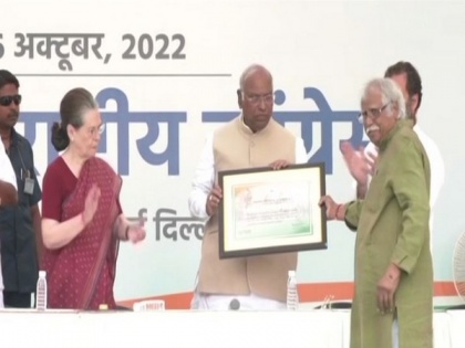 Mallikarjun Kharge officially takes charge as Congress president | Mallikarjun Kharge officially takes charge as Congress president