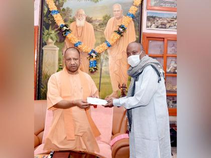 CM Yogi gives Rs 2 lakh to paralysis patient from CM's Discretionary Fund | CM Yogi gives Rs 2 lakh to paralysis patient from CM's Discretionary Fund