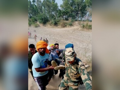 Punjab: 1 labourer dead, 4 others rescued by BSF as soil collapses | Punjab: 1 labourer dead, 4 others rescued by BSF as soil collapses