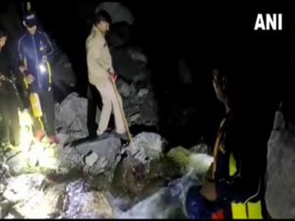 Uttarakhand: Disaster response force rescues 5 trekkers | Uttarakhand: Disaster response force rescues 5 trekkers Uttarakhand: Disaster response force rescues 5 trekkers | Uttarakhand: Disaster response force rescues 5 trekkers