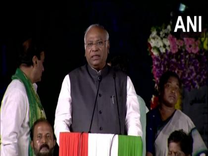 Mallikarjun Kharge seeks time-bound judicial probe into Morbi bridge collapse case | Mallikarjun Kharge seeks time-bound judicial probe into Morbi bridge collapse case Mallikarjun Kharge seeks time-bound judicial probe into Morbi bridge collapse case | Mallikarjun Kharge seeks time-bound judicial probe into Morbi bridge collapse case