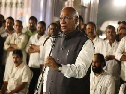 Kharge interacts with Bharat Yatris; credits them for bringing positive energy | Kharge interacts with Bharat Yatris; credits them for bringing positive energy