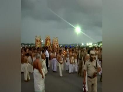 Kerala: Thiruvananthapuram International airport shuts down to allow Alpasi Arattu procession through smoothly | Kerala: Thiruvananthapuram International airport shuts down to allow Alpasi Arattu procession through smoothly