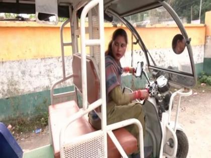 Meet Seema Devi, the first woman e-rickshaw driver in J-K | Meet Seema Devi, the first woman e-rickshaw driver in J-K