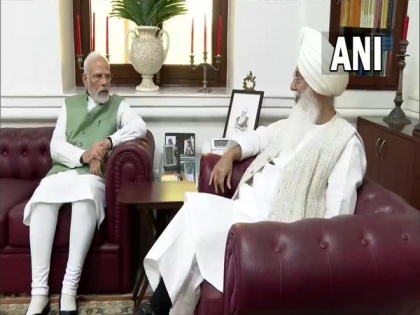 PM Modi visits Radha Soami Satsang in Punjab, meets with dera chief | PM Modi visits Radha Soami Satsang in Punjab, meets with dera chief