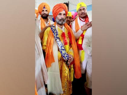 Maharashtra: Rahul Gandhi offers prayers at Gurudwara on Guru Nanak Jayanti | Maharashtra: Rahul Gandhi offers prayers at Gurudwara on Guru Nanak Jayanti