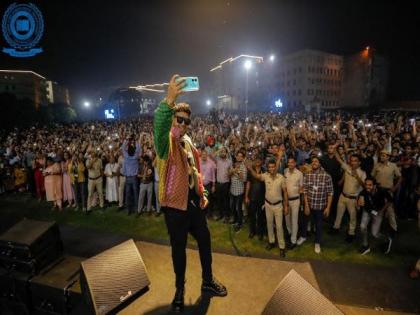 Guru Randhawa enthrals audiences at SGT University's Genesis Fest 2022 | Guru Randhawa enthrals audiences at SGT University's Genesis Fest 2022